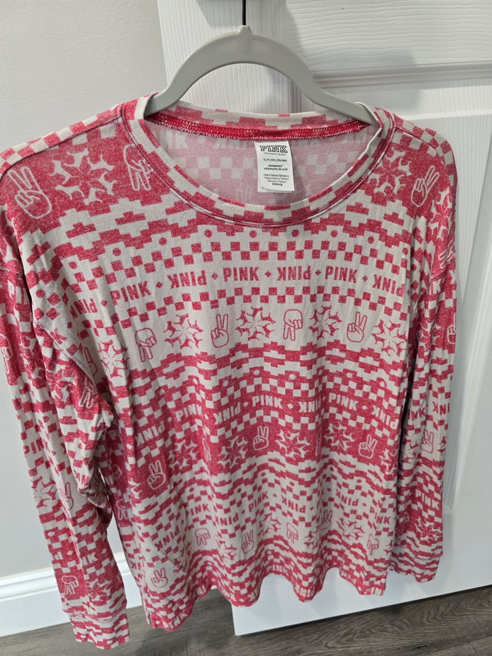 PINK Victoria's Secret Long Sleeve Pink Patterned Pajama Top